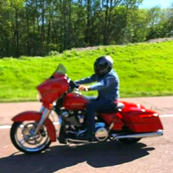 Meet your Posher, Angie - Picture 1 of 15